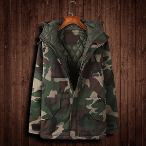 Experience Winter in Style with Our Men's Camouflage Cotton Jacket